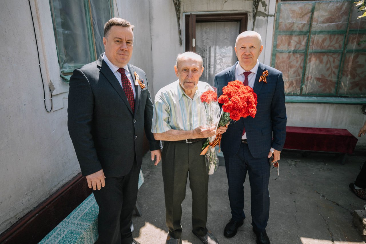 С наступающим 80-летием Великой Победы поздравили наших дорогих ветеранов.