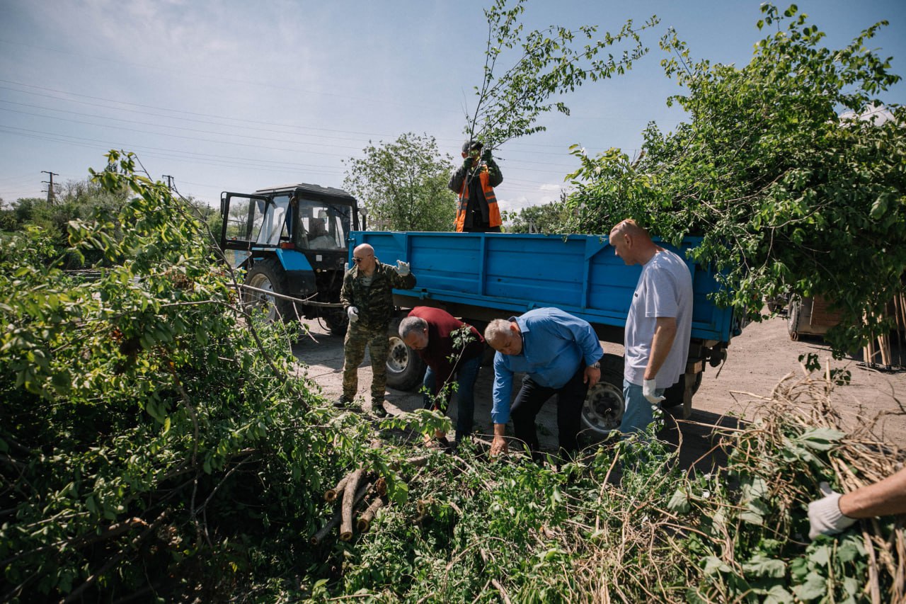 Провели в Мариуполе очередной общегородской субботник.