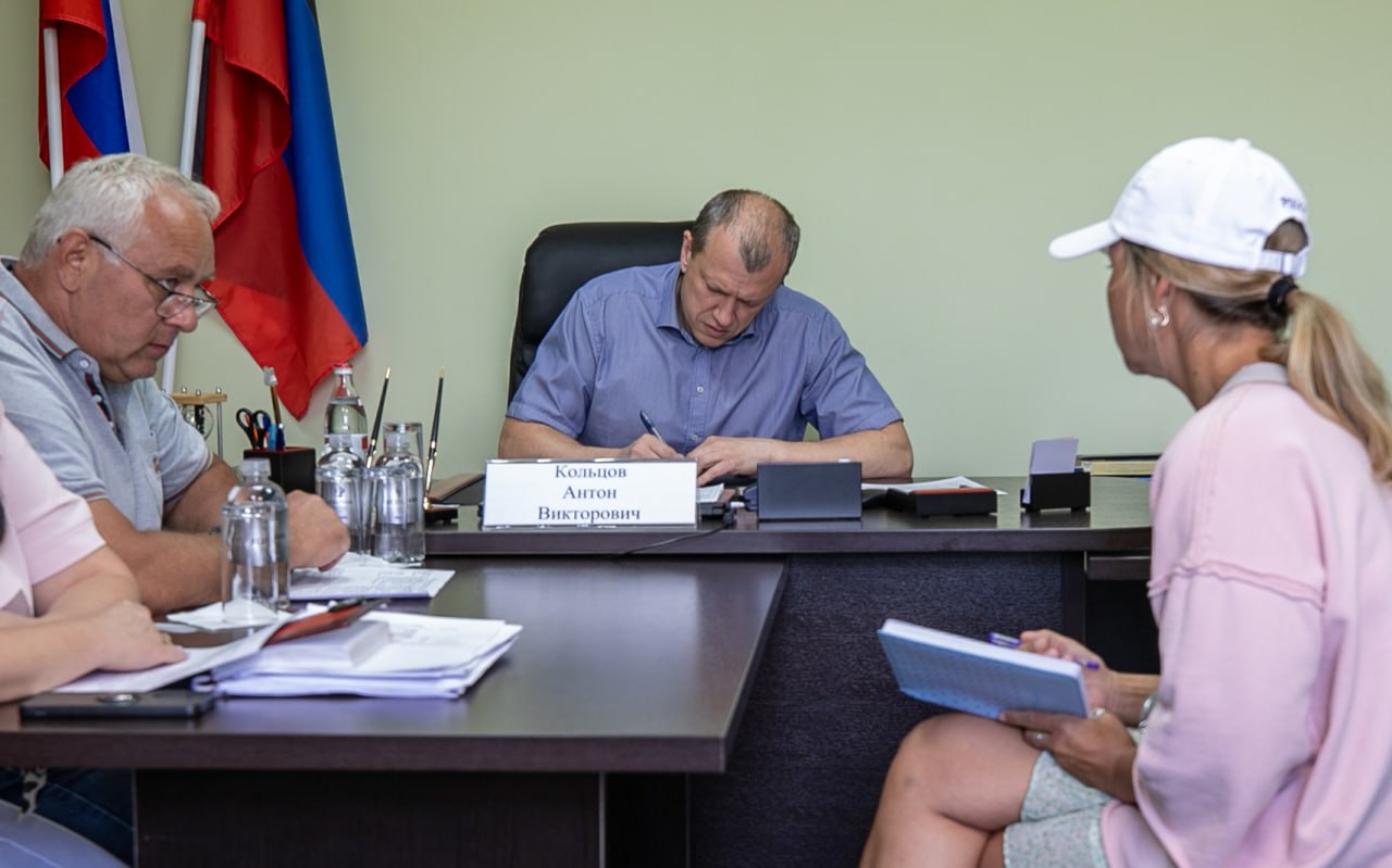 Глава муниципального образования городского округа Мариуполь Антон Кольцов провел личный прием жителей Ильичевского района.