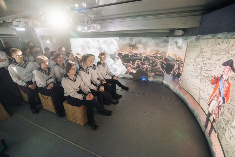 В Мариуполе начал работу мобильный исторический парк «Россия – Моя история». В Мариуполе начал работу мобильный исторический парк «Россия – Моя история».