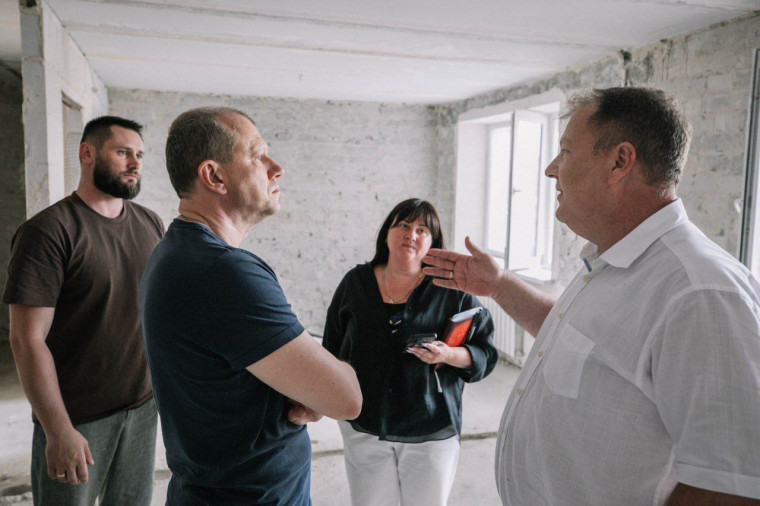 В Мариуполе по федеральной программе восстановления специалисты ППК «Единый заказчик» уже отремонтировали почти 1 000 квартир. В Мариуполе по федеральной программе восстановления специалисты ППК «Единый заказчик» уже отремонтировали почти 1 000 квартир.