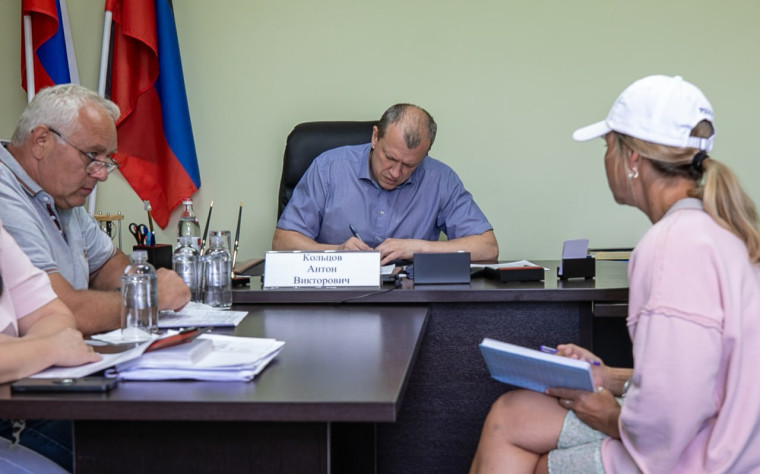 Глава муниципального образования городского округа Мариуполь Антон Кольцов провел личный прием жителей Ильичевского района. Глава муниципального образования городского округа Мариуполь Антон Кольцов провел личный прием жителей Ильичевского района.